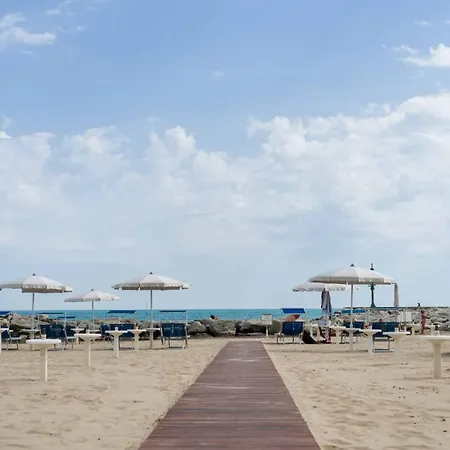 Levante Hotel 4*